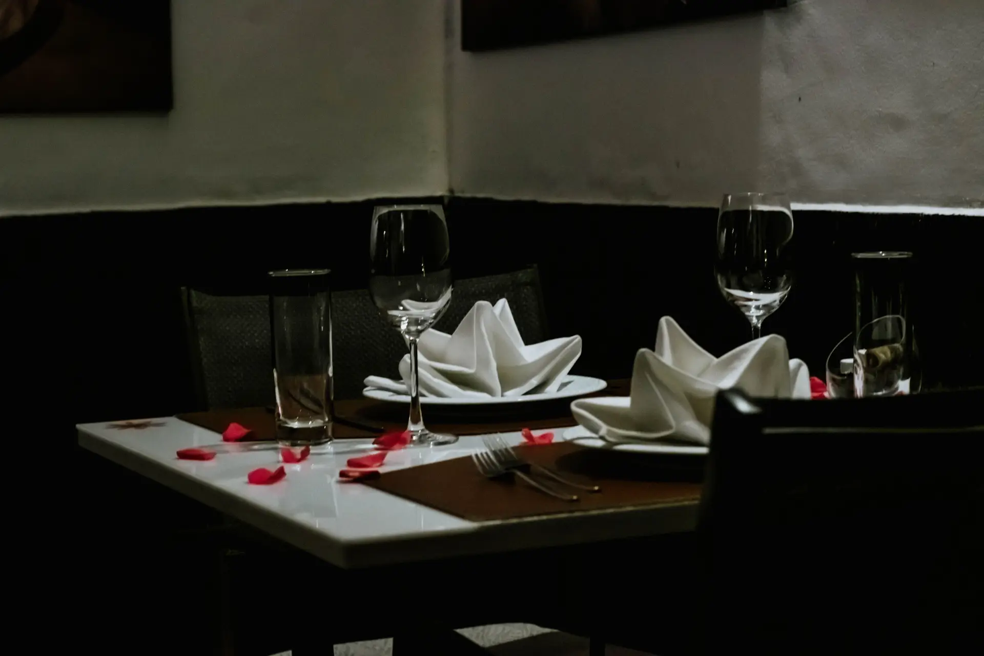 VelmarenroyalManor Dining Experience
