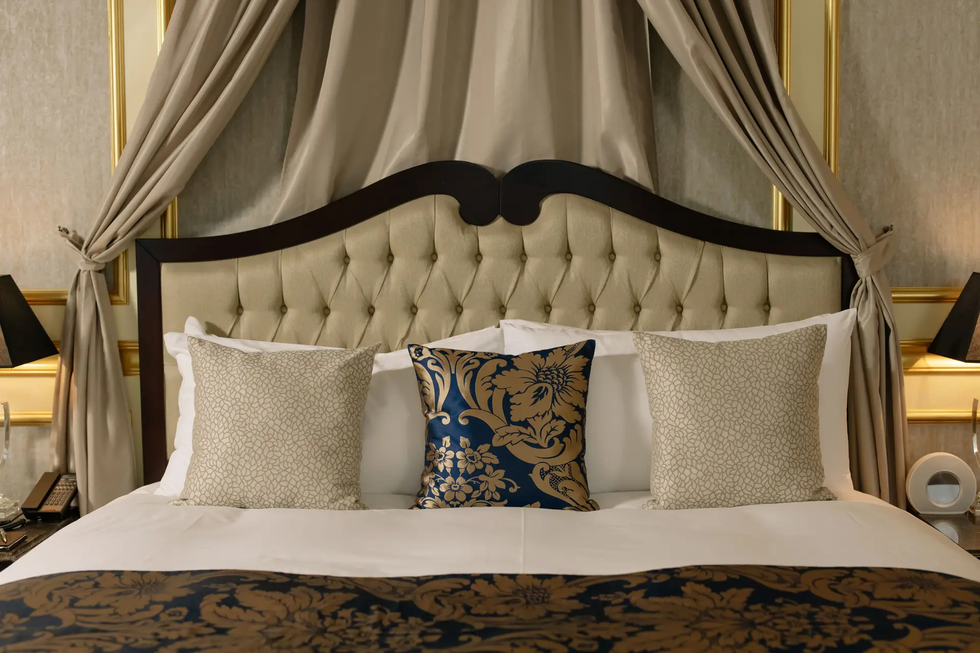 Manor Signature Suite